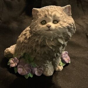Collectible Gray Cat Figurine with Purple Flowers - Decorative Pets Cat Accent